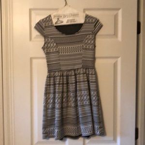 Rewind Sz s black/white pull over knit dress